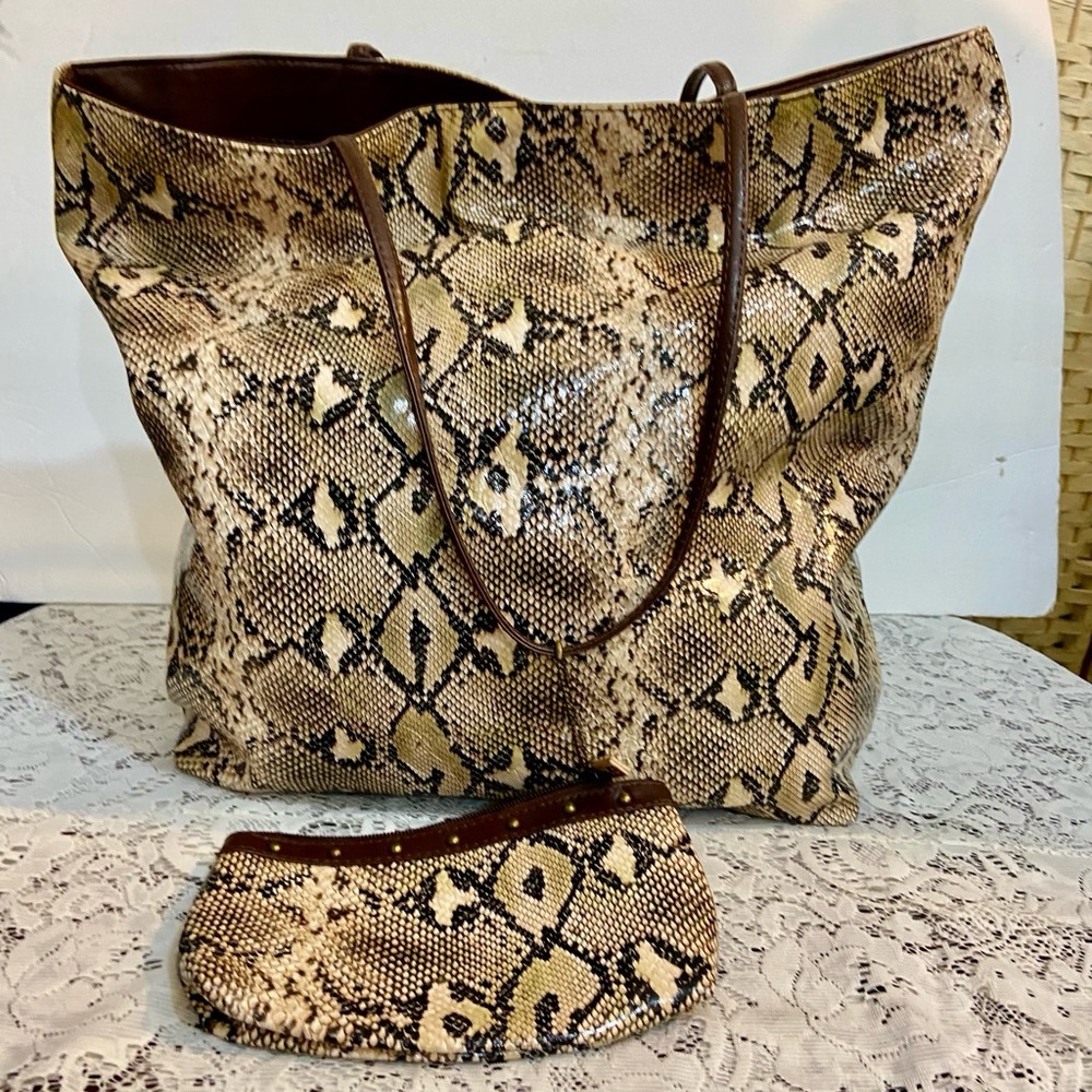 DSW 2-pc Faux Snakeskin Tote/ Weekender Bag with Coin-Key Wallet 15.5inx13inx4.5